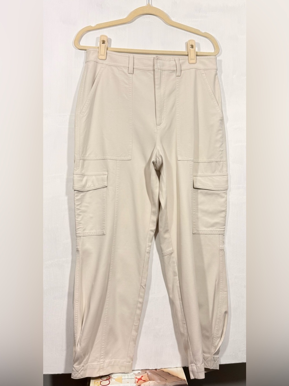 Banana Republic Women’s Cargo Pants in Light Beige